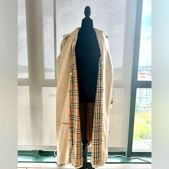 Vintage Burberry Trench Coat - Picture 9 of 16